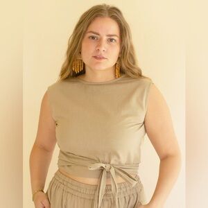 Sleeveless Tie-Waist Crop Top in Oatmeal NWT